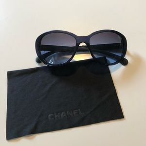 True Chanel sunglasses